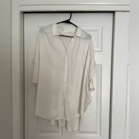 Time and Tru Tops - Light Cream Button-Front Women's Blouse Time and Tru XL 16-18